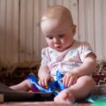 Jak bawić się z 10 miesięcznym dzieckiem na co dzień?