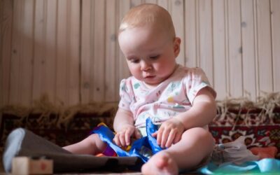 Jak bawić się z 10 miesięcznym dzieckiem na co dzień?