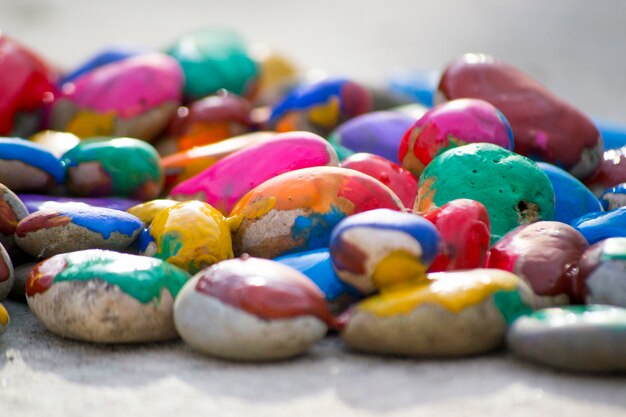 kamyki kreatywne kolorowe ukladanka montessori