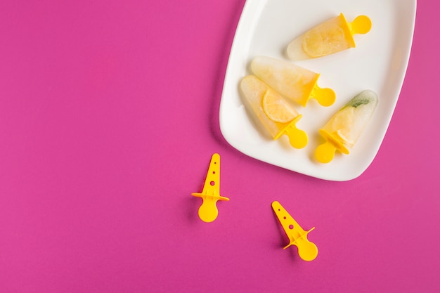 Naczynia silikonowe dla dzieci krab zestaw 19 el ciemny rozowy