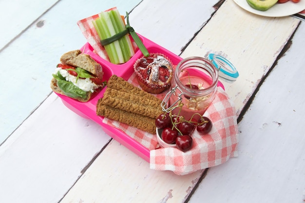 sklep bar lodziarnia zestaw dla dzieci walizka piknik akcesoria