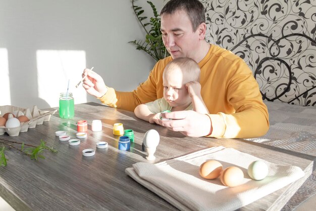 Co robić z półtorarocznym dzieckiem w domu i na spacerze?