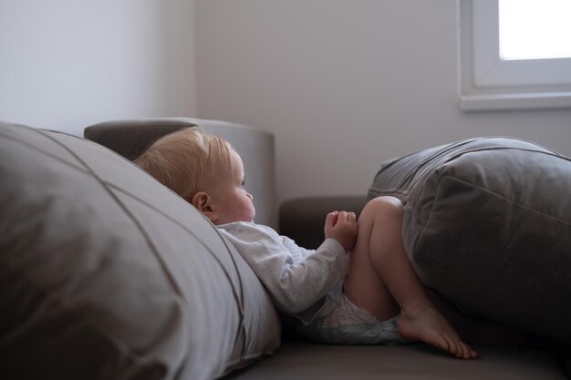 Jak wygląda regres snu u niemowlaka i co może go spowodować?