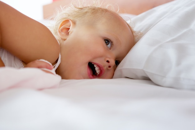 Co zrobić, żeby niemowlę dłużej spało w nocy?