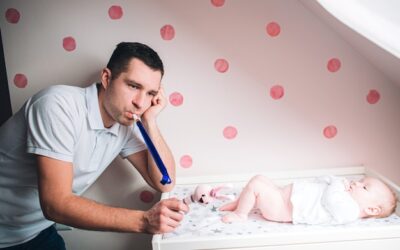 Dlaczego noworodek nie śpi i co może być tego przyczyną?