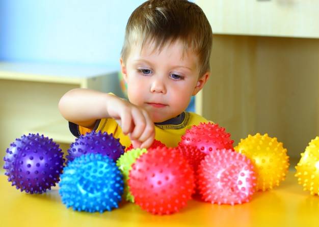 Co to jest motoryka mała i dlaczego jest ważna dla rozwoju dziecka?