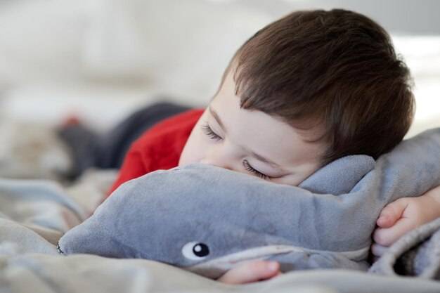 Jak ułatwić dziecku zasypianie w codziennej rutynie?