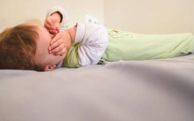 Co to jest regres snu u niemowlaka i kiedy może się pojawić?