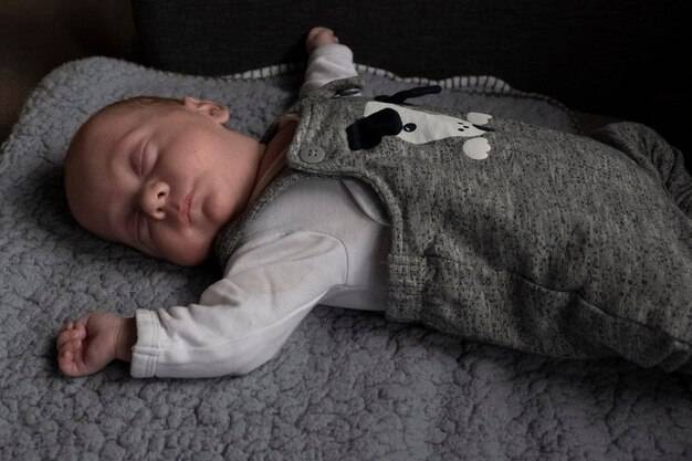 Co zrobić gdy niemowlę budzi się często w nocy?