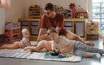 Czym zająć 2 letnie dziecko w domu?