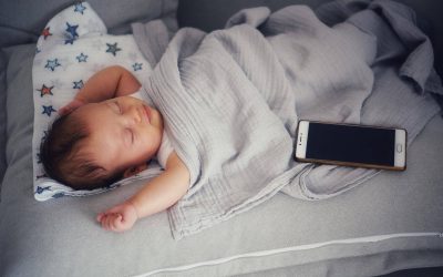 Jak usprawnić wieczorną rutynę i łatwiej uspic niemowle w nocy?